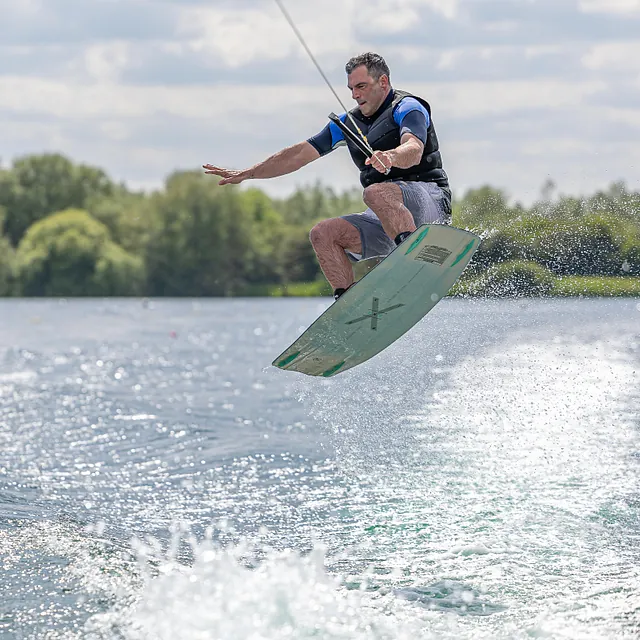 Wakeboarding on the Cotswold water park