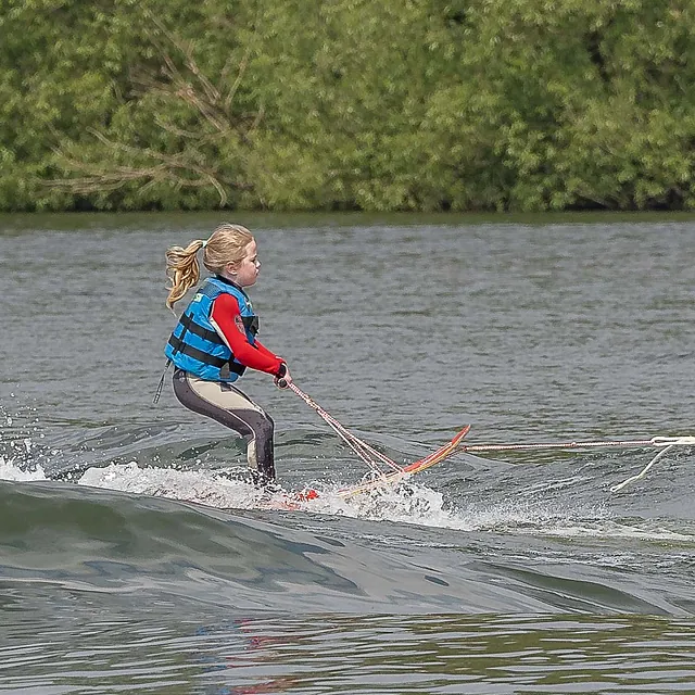 Waterskiing on the Cotswold Water Park