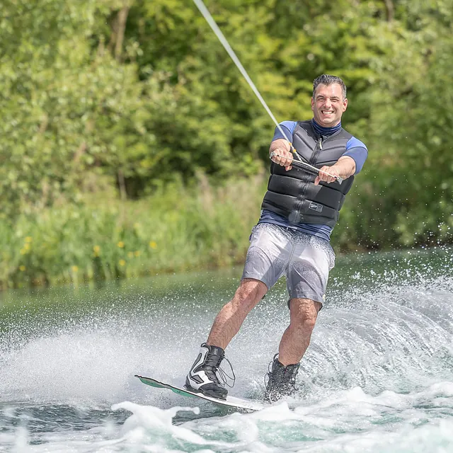 Wakeboarding on the Cotswold water park