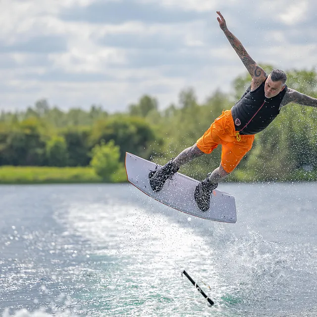 Wakeboarding on the Cotswold water park