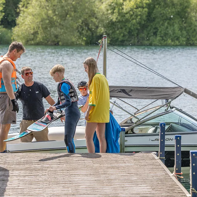 Waterskiing lesson